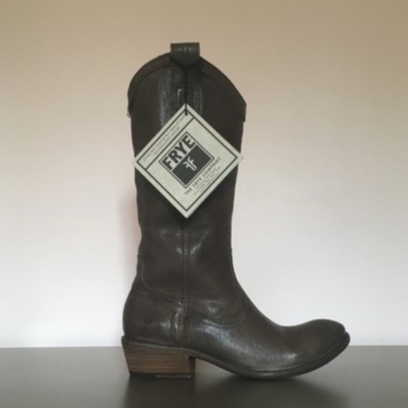 NWT Frye Carson Pull on Boot in Smoke 6.5US - Picture 1 of 4